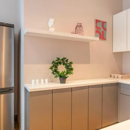 2-level Penthouse With Terrace And Free Parking شقة *