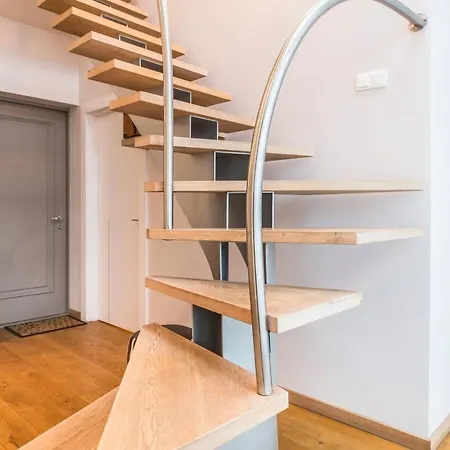 2-level Penthouse With Terrace And Free Parking *