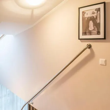 2-level Penthouse With Terrace And Free Parking 公寓